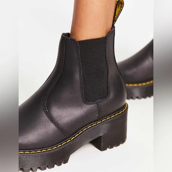 NEW Dr. Martens Rometty Chelsea Black
Burnished Wyoming - 23917001 - Size 8 - Picture 7 of 17